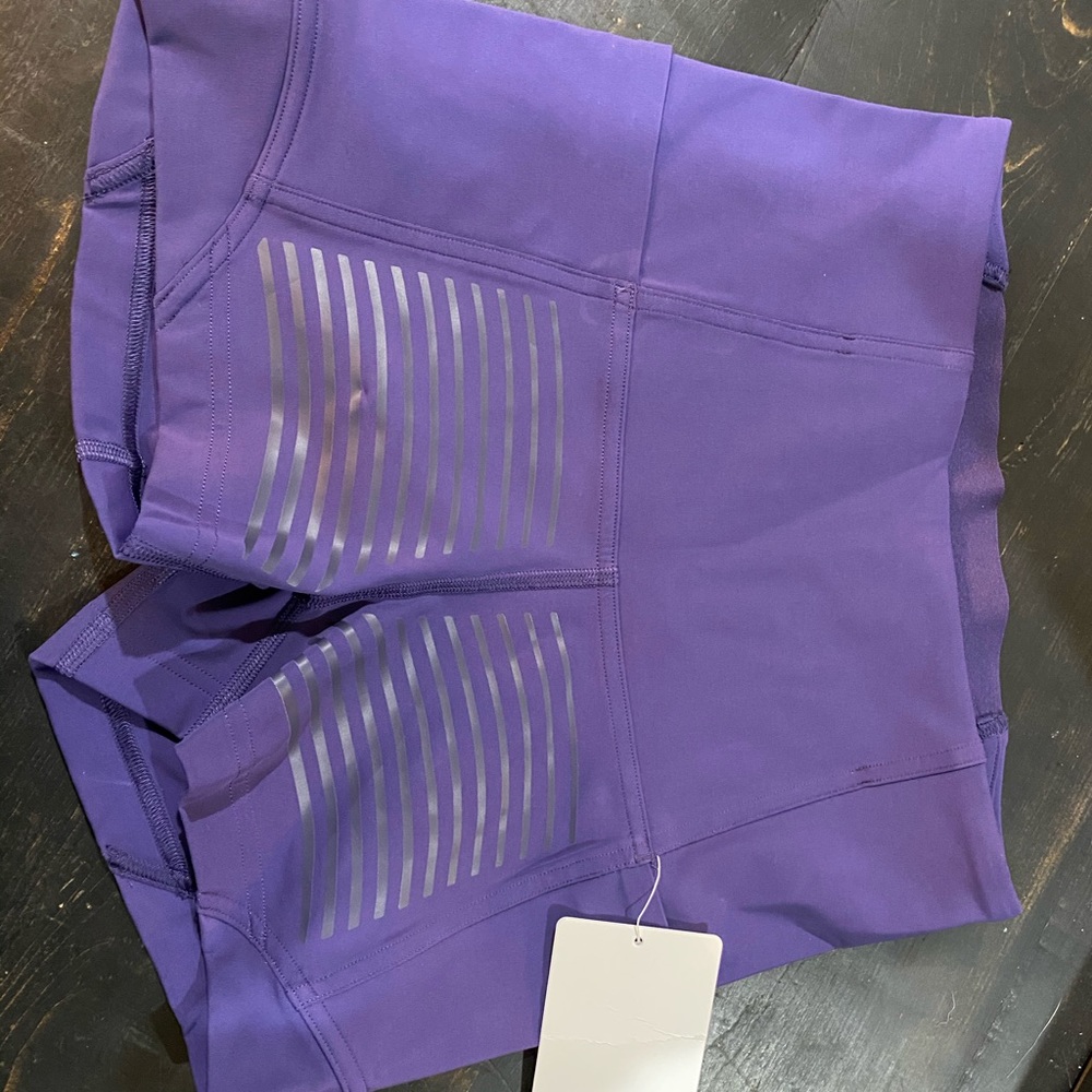 NWT Lululemon rogue renegade hair is short 2.5